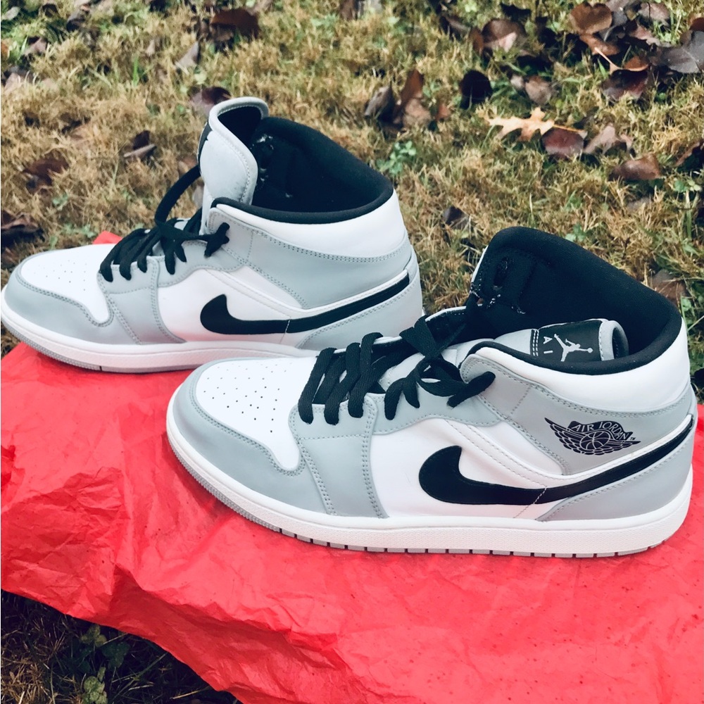 NWOT AIR JORDAN 1 U.S. size 10 Mens 12/18/19- 3/16/20. 554724-09. 01QW29Q8NT312